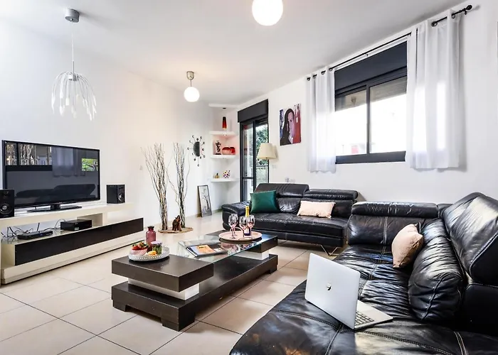 Huisdiervriedelijke Stunning 2Br Apt W Balcony In City Center By Sea N' Rent Tel Aviv