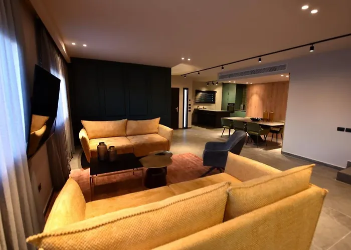 White-Private Pool Luxury Villa Eilat