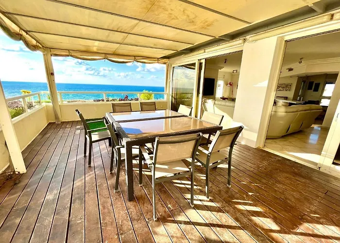 Pool Gym And Beach Front 3 Bedrooms Luxury Tel Aviv Apartment