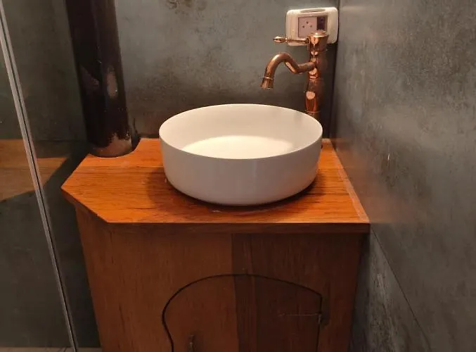 The Urban Chalet Bed & Breakfast Tel Aviv