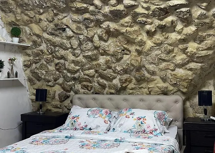 Jerusalem Old City Room