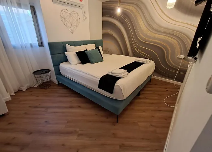 Yalarent Afarsemon Apartments With Pool - For Families & Couples Eilat