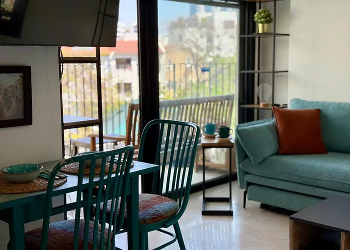 Lovely 1-Bedroom Apartment In The Best Location Tel Aviv che accetta animali