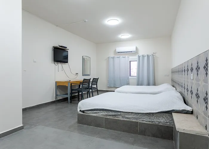 Pet friendly Little Prince Hostel-5 Min Walk To The Beach Eilat