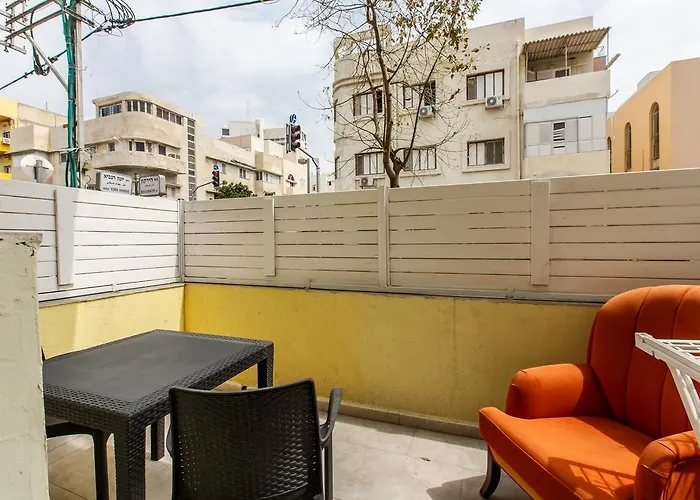 Chic Apartments By The Beach Tel Aviv
